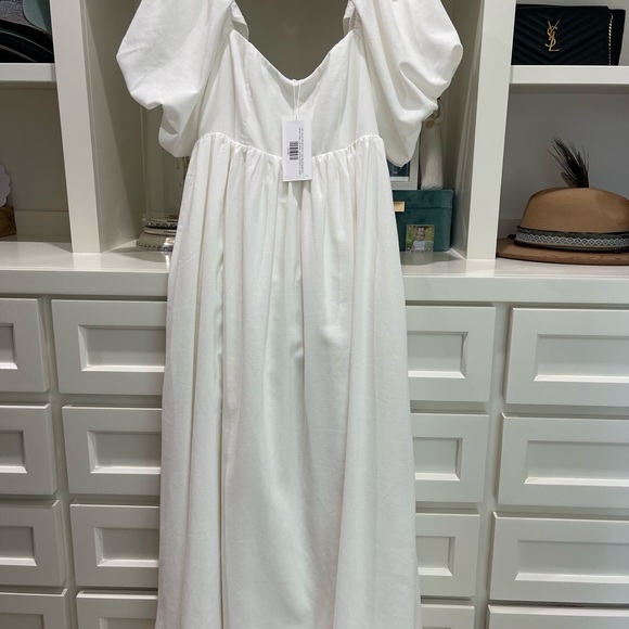 Worth Collective Dresses & Skirts - Off-White Midi Dress with Puff Sleeves